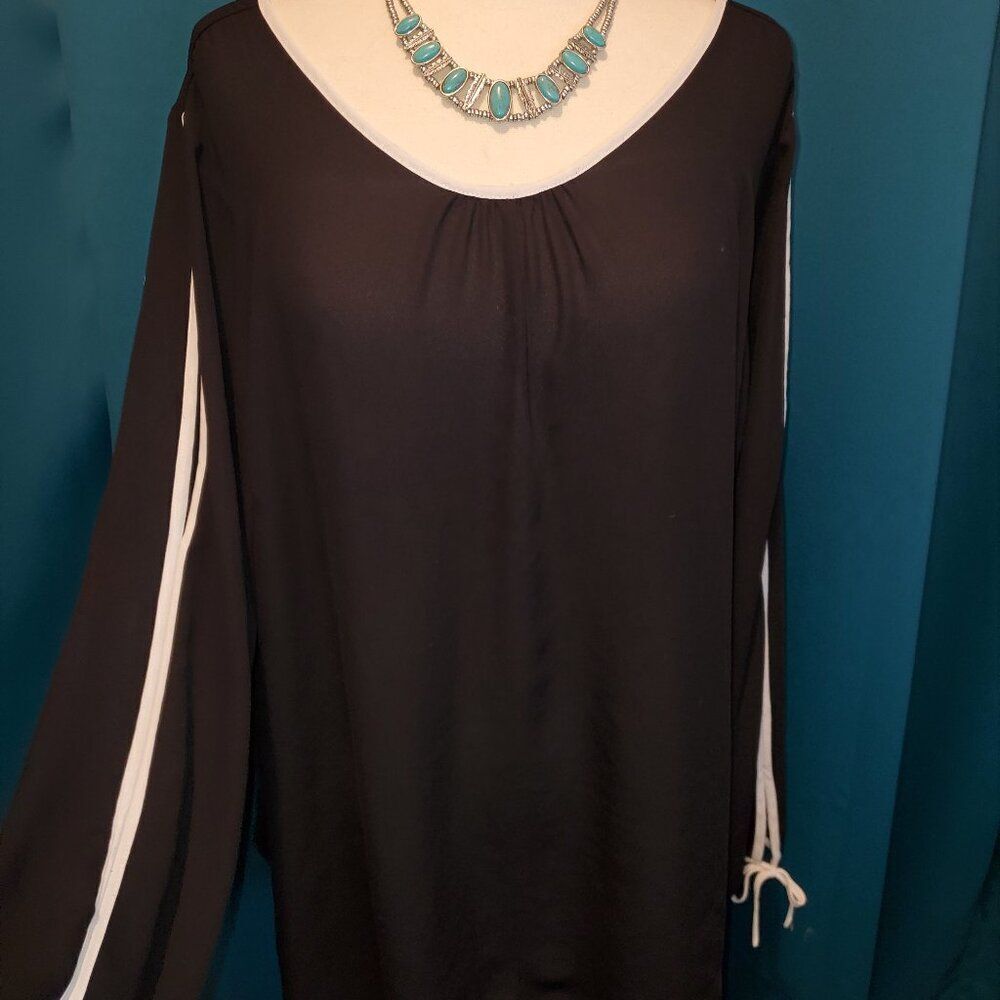 Black almost sheer Open- Flutter sleeve Top 2xl - Picture 2 of 7